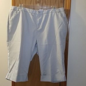 Women's Levi's Dockers Khaki Crop Pant 20W